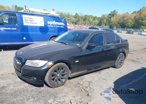 2011 BMW 328I xDrive z USA, uszkodzony, nr VIN WBAPK5C54BF124721